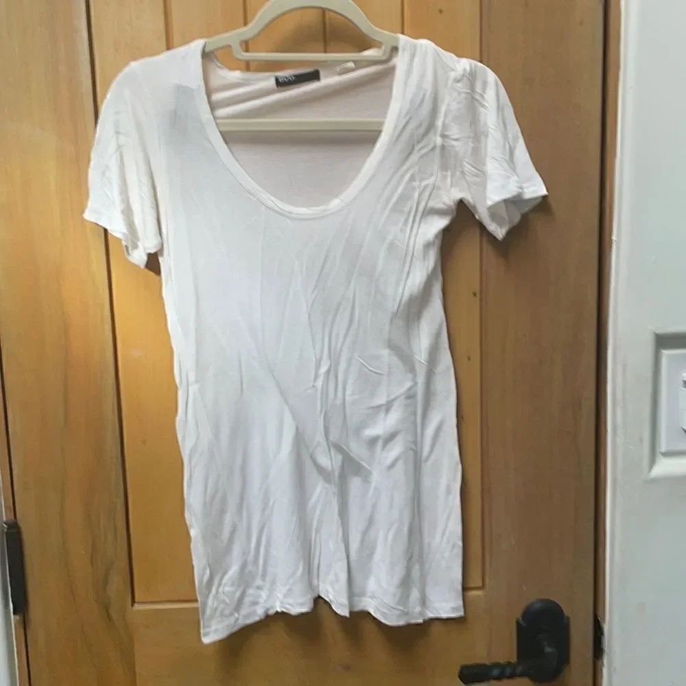 BDG white t shirt size xs
